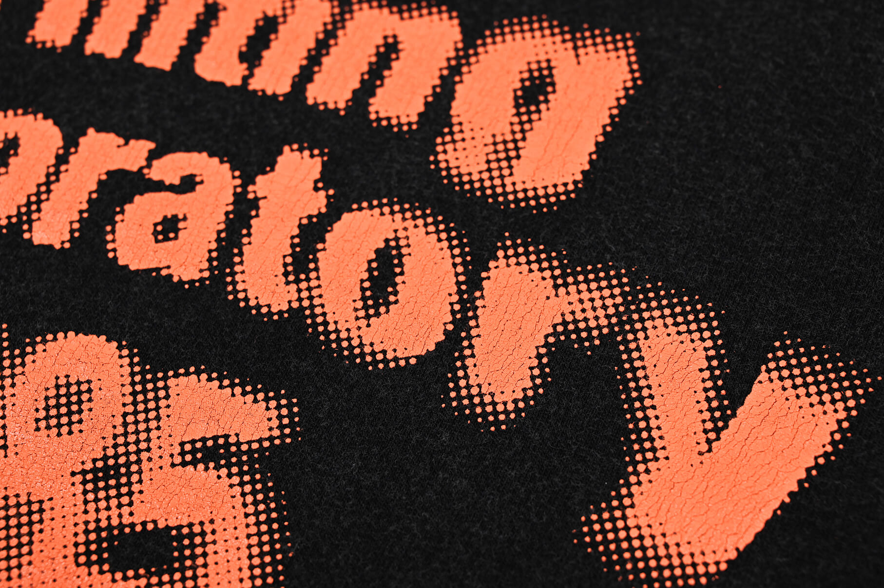 蛍光クラックプリント】ネオンカラーでポップなヴィンテージ風プリント